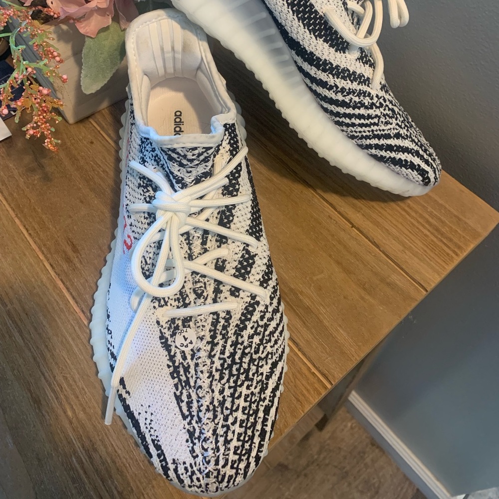 Yeezy Boost 350 V2 “zebra” - Picture 6 of 9
